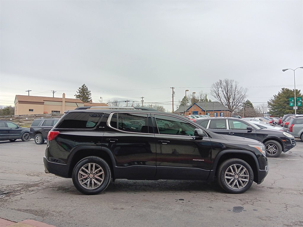 2017 GMC Acadia SLE-2 photo 4